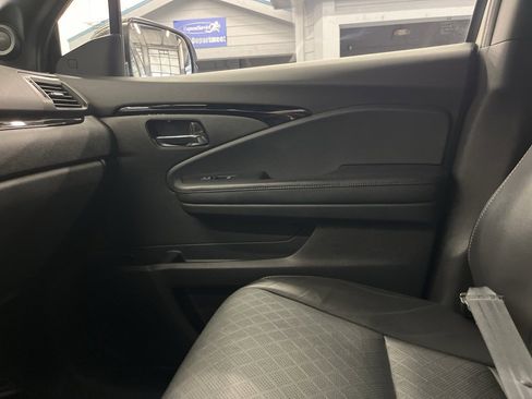 Used 2019 Honda Passport Touring image 12