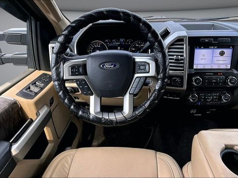 Used 2017 Ford F250 Lariat w/ Chrome Package image 8