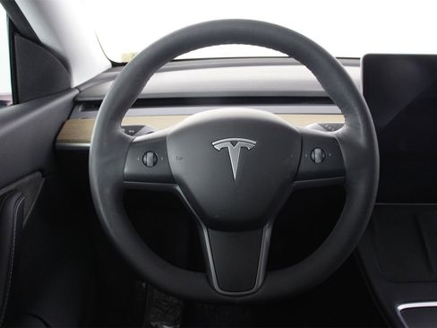 Used 2021 Tesla Model Y Long Range image 8