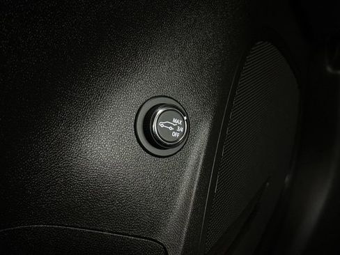 Used 2023 Buick Envision Preferred image 19