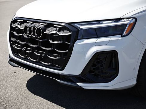 New 2026 Audi SQ7 Premium Plus image 13