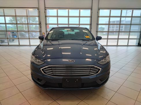 Used 2018 Ford Fusion SE w/ Fusion SE Technology Package FWD image 8
