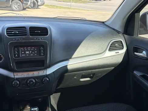 Used 2020 Dodge Journey SE FWD image 15