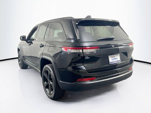 Used 2023 Jeep Grand Cherokee Limited w/ Black Appearance Package image 7