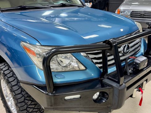 Used 2010 Lexus LX 570 4WD w/ Luxury Pkg image 15