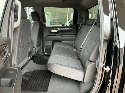 Used 2024 Chevrolet Silverado 1500 LT image 18