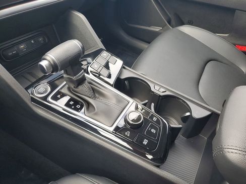 Used 2023 Kia Sportage EX image 19