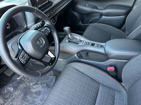 Certified 2025 Honda HR-V Sport image 10