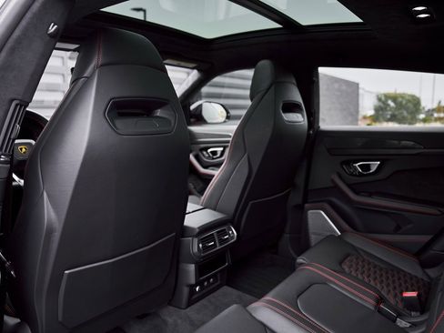 Used 2021 Lamborghini Urus image 40