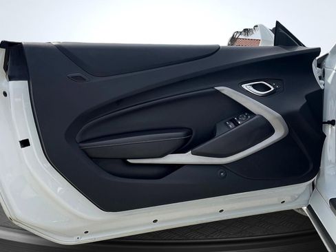 Used 2018 Chevrolet Camaro LT image 20