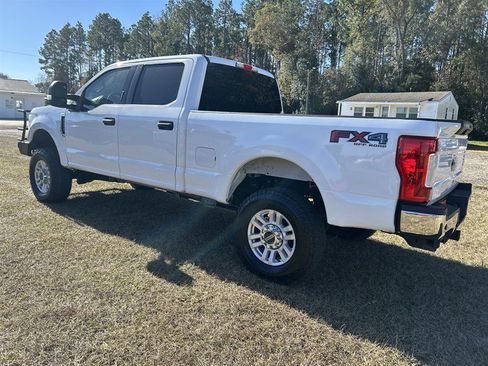 Used 2019 Ford F250 XLT w/ XLT Value Package image 14