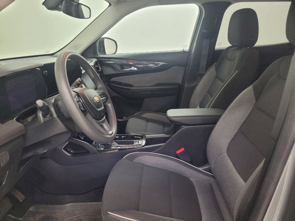 Used 2025 Chevrolet TrailBlazer LS w/ LS Convenience Package FWD image 17