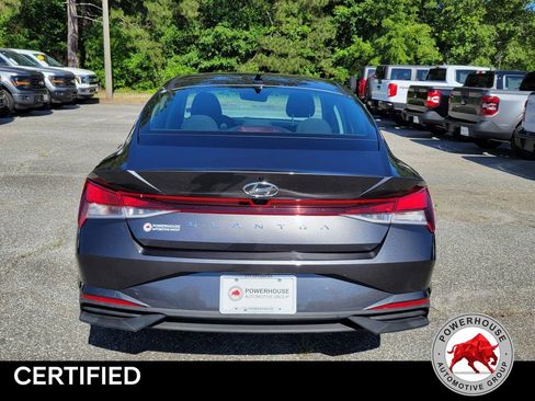Used 2021 Hyundai Elantra SEL w/ Convenience Package FWD image 4