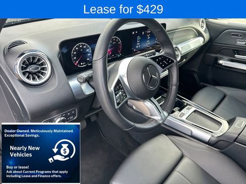 Used 2025 Mercedes-Benz GLB 250 4MATIC image 17