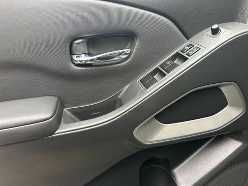 Used 2022 Nissan Frontier SV image 11