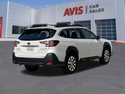 Used 2025 Subaru Outback Premium image 6