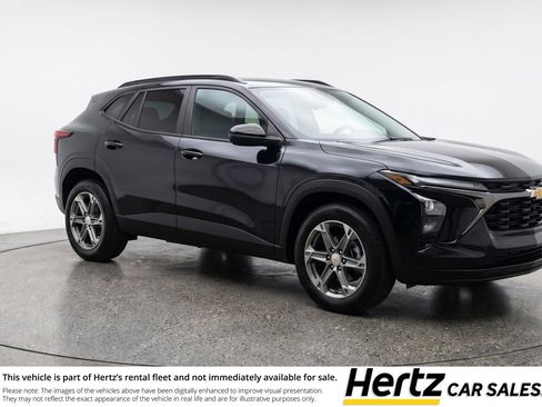 Used 2025 Chevrolet Blazer LT image 1