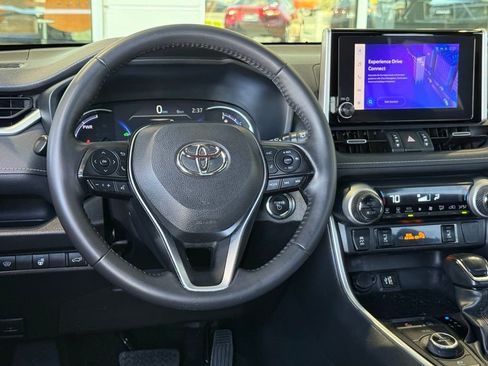 Used 2023 Toyota RAV4 XLE Premium image 39