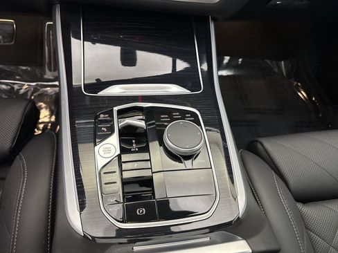 Used 2024 BMW X5 xDrive40i w/ M Sport Package AWD/4WD image 23