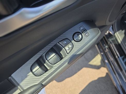 Used 2025 Nissan Altima 2.5 SV FWD image 11