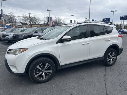 Used 2014 Toyota RAV4 XLE image 9