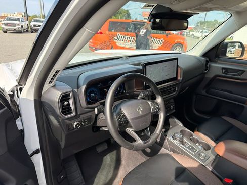Used 2025 Ford Bronco Sport Outer Banks w/ Outer Banks Tech Package+ AWD/4WD image 4