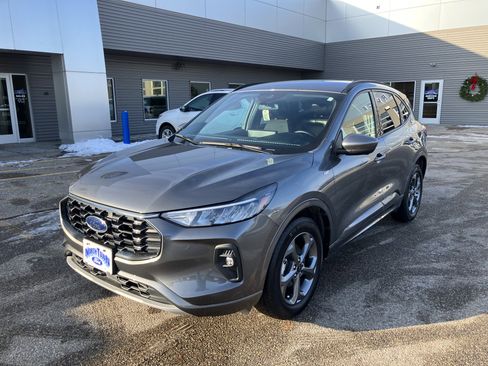 Used 2023 Ford Escape ST-Line Select w/ Tech Pack #2 image 2