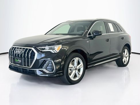 Used 2023 Audi Q3 2.0T Premium w/ Convenience Package AWD/4WD image 3