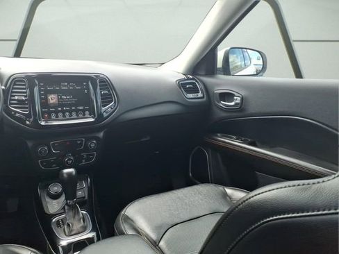 Used 2019 Jeep Compass Limited AWD/4WD image 12