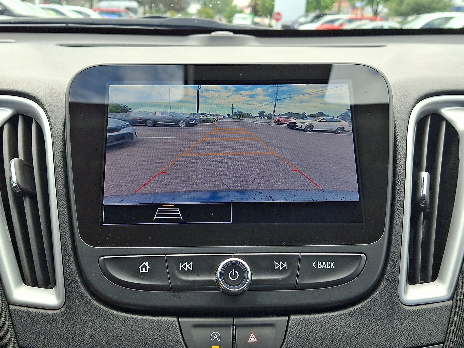 Used 2025 Chevrolet Malibu LT FWD image 17