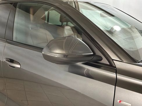 Used 2022 Audi Q8 Premium Plus image 25