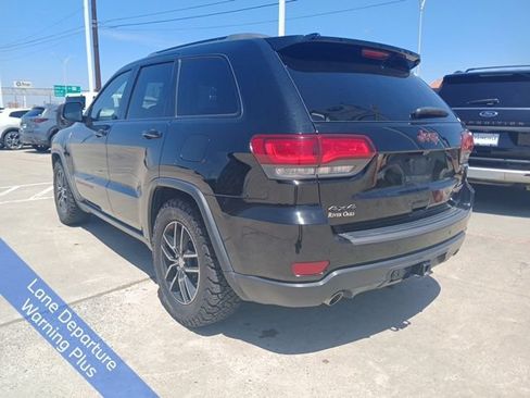 Used 2018 Jeep Grand Cherokee Trailhawk AWD/4WD image 7