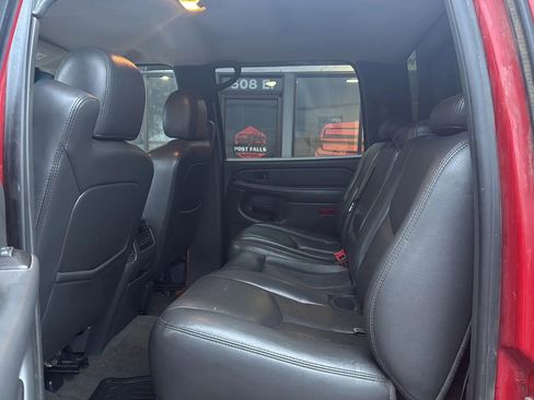 Used 2006 Chevrolet Silverado 2500 LT w/ Heavy-Duty Power Package image 6