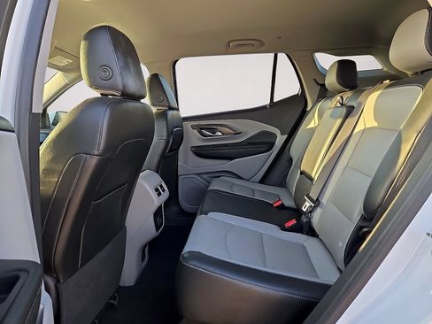 Used 2023 GMC Terrain SLT AWD/4WD image 16