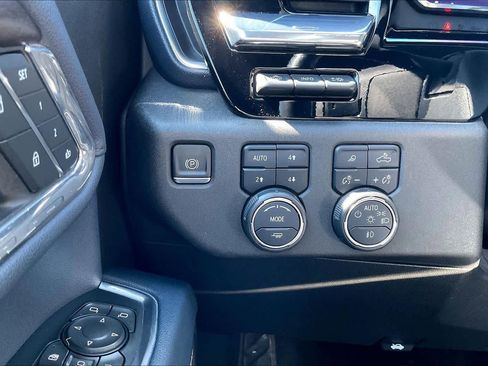 Used 2024 Chevrolet Silverado 3500 High Country w/ High Country Premium Package image 32