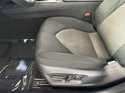 Used 2022 Toyota Camry LE image 12