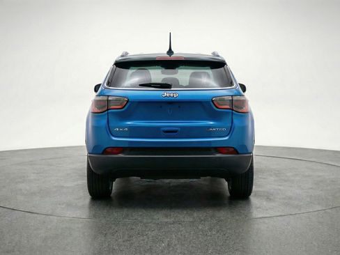 Used 2025 Jeep Compass Limited image 7