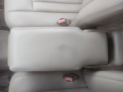 Used 2003 Lincoln Town Car Signature image 16