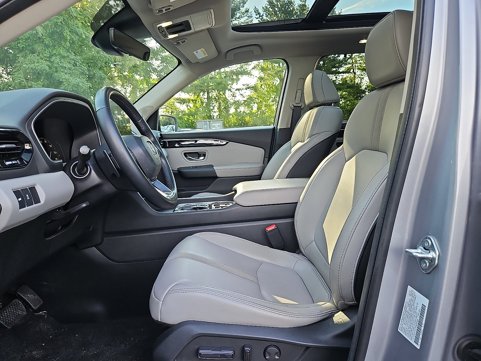 Certified 2024 Honda Pilot Touring image 14