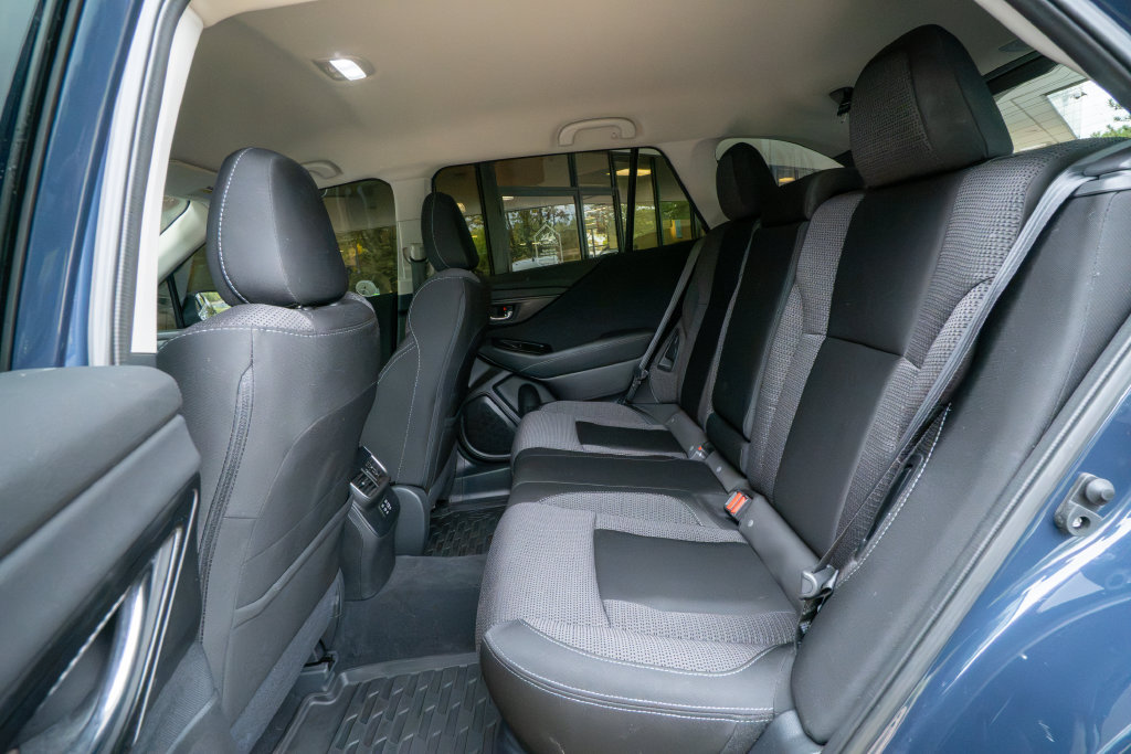 Certified 2025 Subaru Outback Premium AWD/4WD image 16