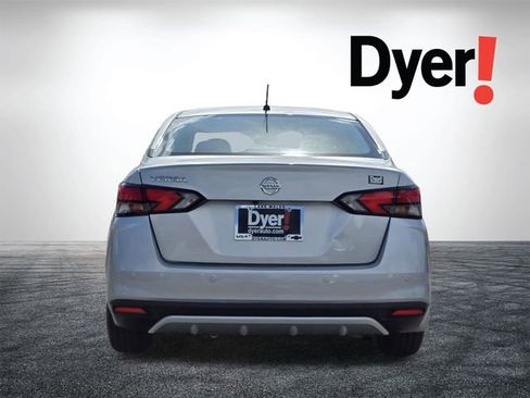 Used 2021 Nissan Versa S image 5