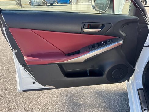 Used 2017 Lexus IS 300 AWD image 35