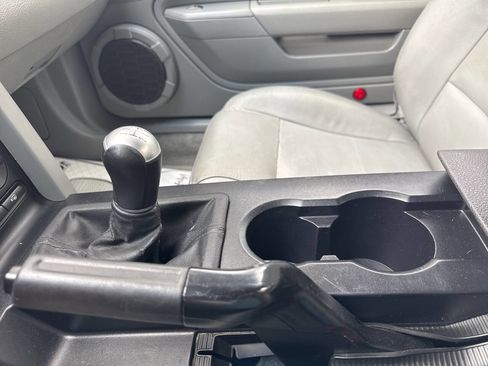 Used 2006 Ford Mustang Coupe image 25