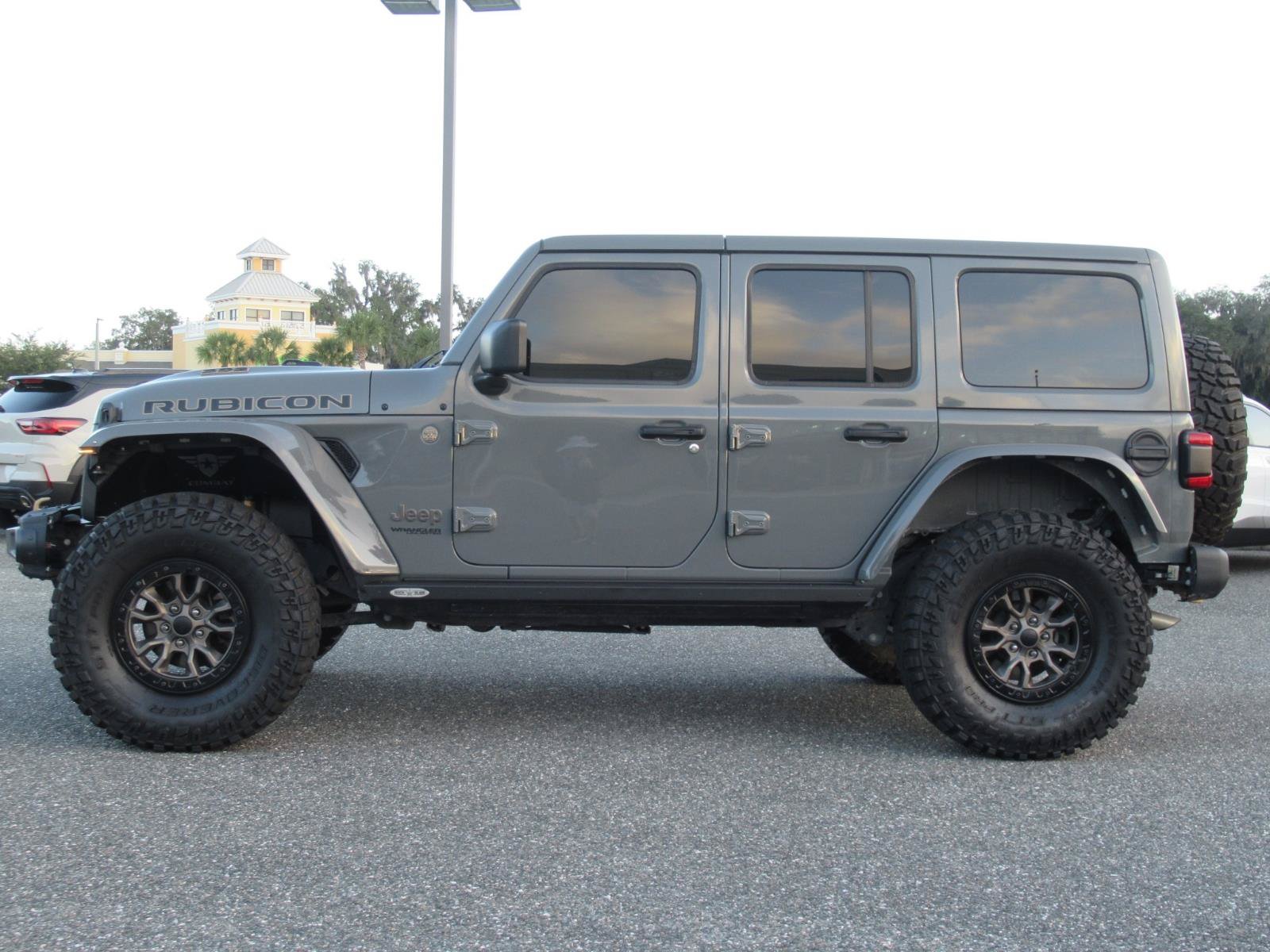 Used 2022 Jeep Wrangler Unlimited Rubicon w/ Dual Top Group AWD/4WD image 4