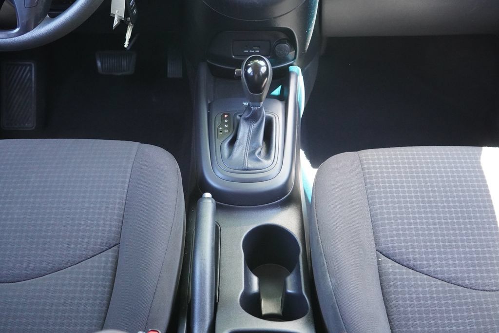 Used 2013 Kia Soul FWD image 20