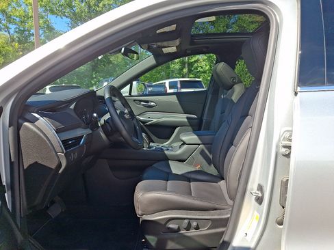 Used 2019 Cadillac XT4 Premium Luxury w/ Cold Weather Package AWD/4WD image 13