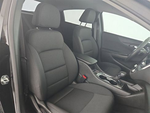 Used 2025 Chevrolet Malibu RS image 32