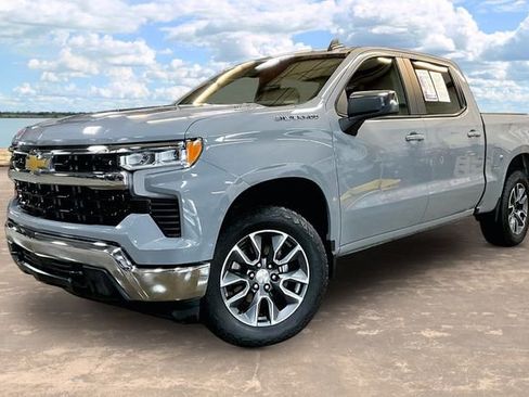 Used 2024 Chevrolet Silverado 1500 LT image 3