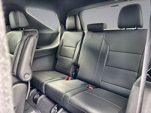 New 2026 Chevrolet Traverse LT w/ Midnight/Sport Edition AWD/4WD image 33