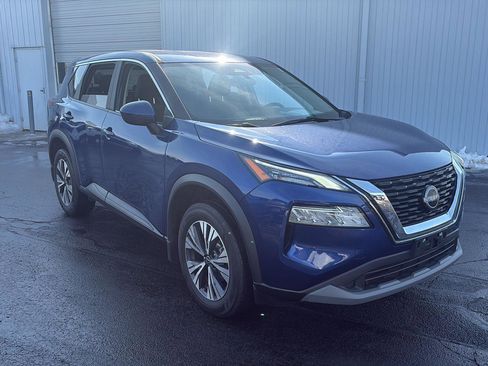 Used 2023 Nissan Rogue SV image 7